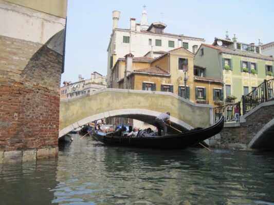 High Water Gondola Rowing - Edging - 3