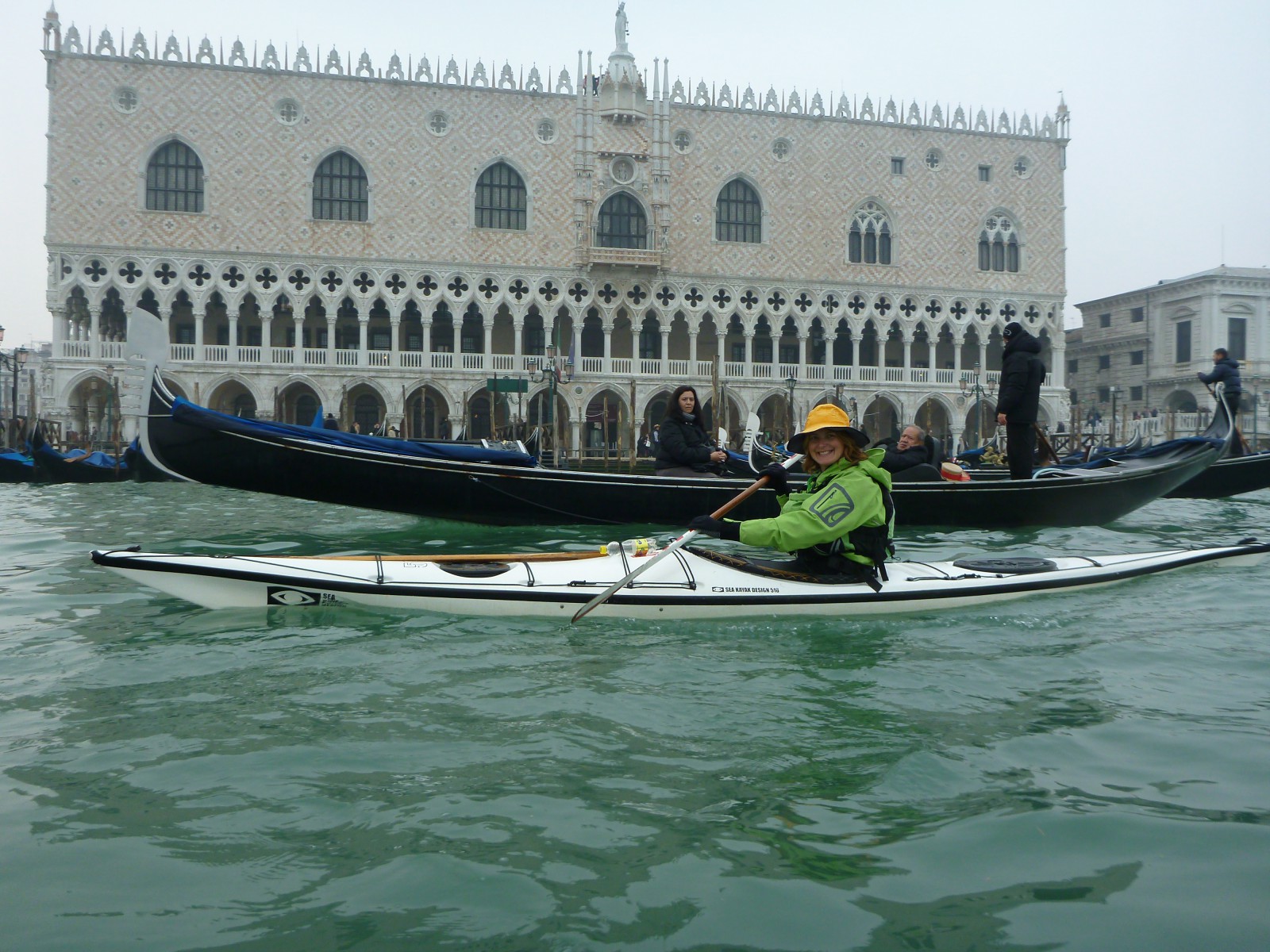 Loretta overtaking a gondola at San Marco