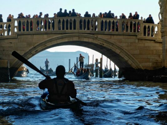 Ponte di Paglia con Giovanni e gondole