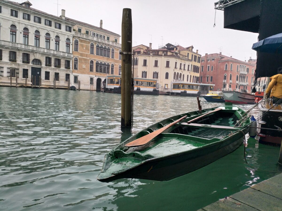 The Venetian rowing boat - a sandolo